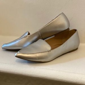Gap pointed loafer